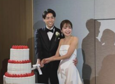 佐藤早也伽　結婚式　ウェディングドレス